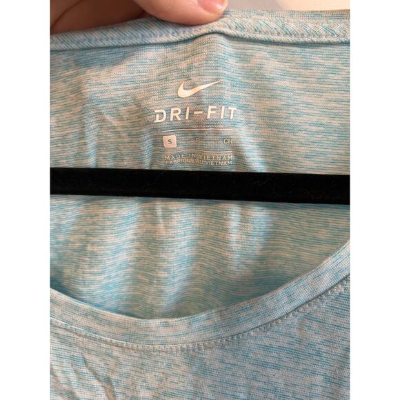 Nike Dri Fit Short Sleeve Top Small - Picture 2 of 3